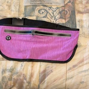 Kege fitness Fanny pack never been worn